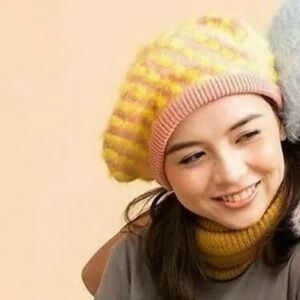 NWT VERLOOP Faux Fur Bubble Dot Knit Beret Hat Lime & Coral Colors OS 🎁